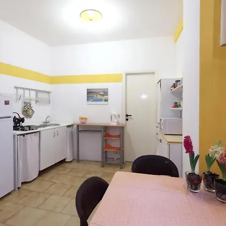 Basuetta In Historical Center With Ac شقة مونتيروسّو ال ماري