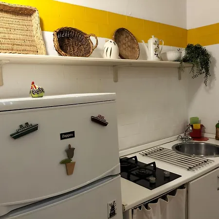 Basuetta In Historical Center With Ac 아파트 *