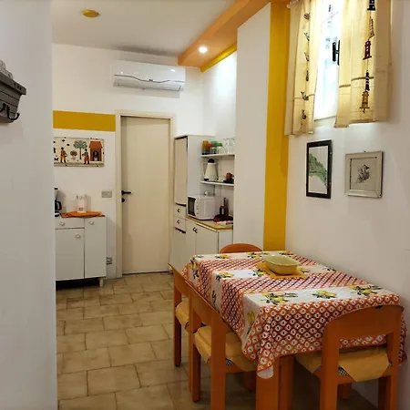 아파트 Basuetta In Historical Center With Ac *