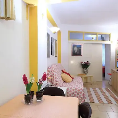 Basuetta In Historical Center With Ac